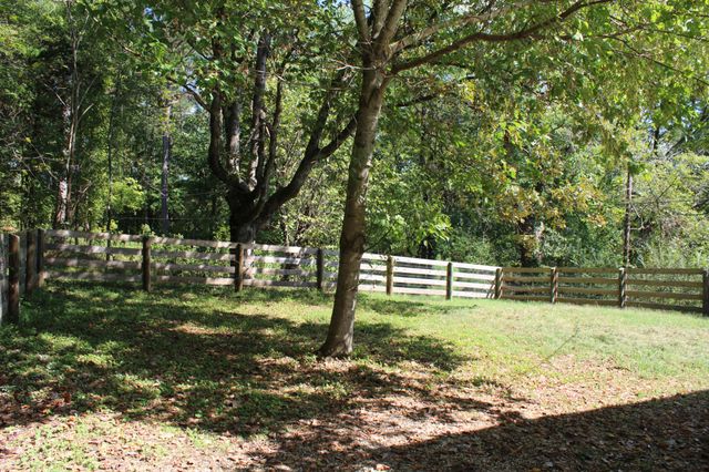 78 College St, Erin, TN 37061