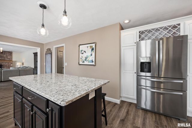 73 HICKORY RIDGE Drive, Morton, IL 61550