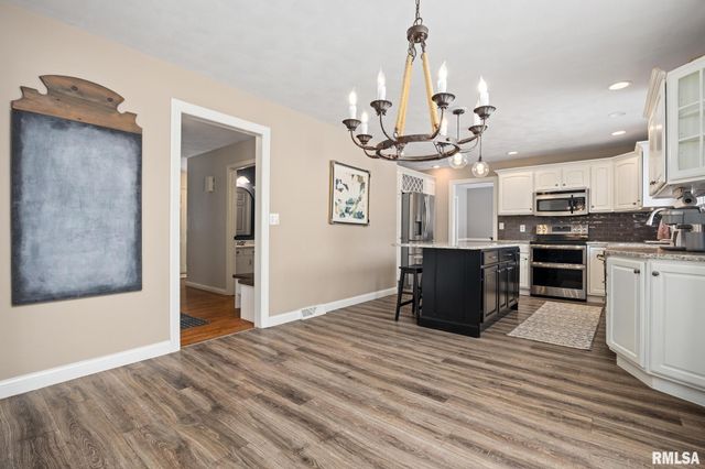 73 HICKORY RIDGE Drive, Morton, IL 61550