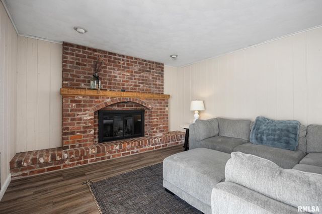 73 HICKORY RIDGE Drive, Morton, IL 61550