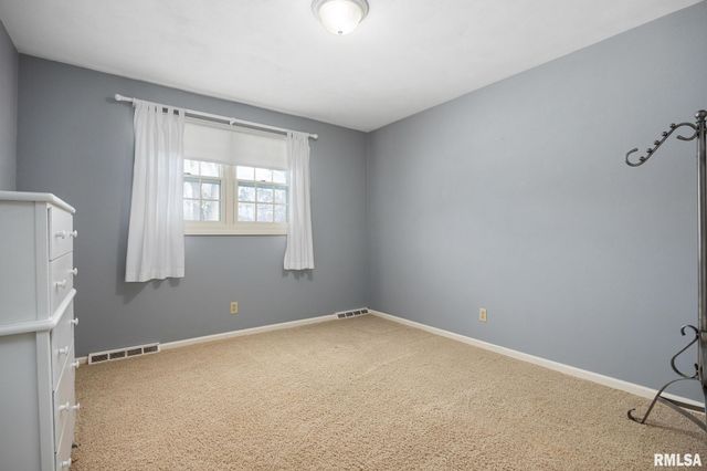 73 HICKORY RIDGE Drive, Morton, IL 61550