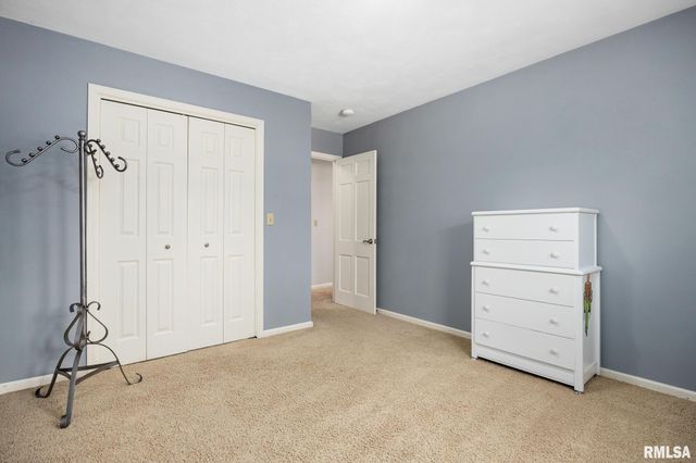 73 HICKORY RIDGE Drive, Morton, IL 61550