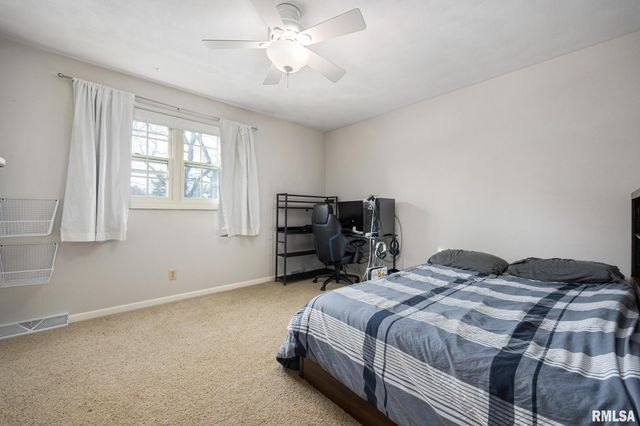 73 HICKORY RIDGE Drive, Morton, IL 61550