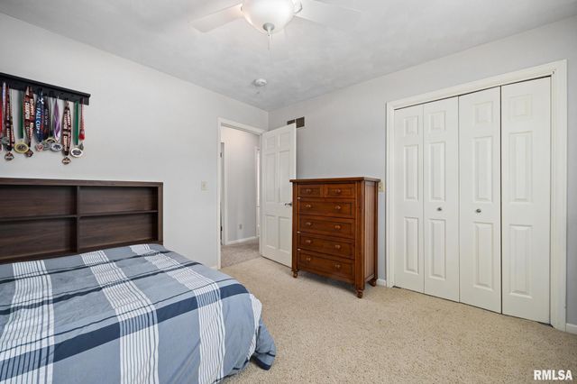 73 HICKORY RIDGE Drive, Morton, IL 61550