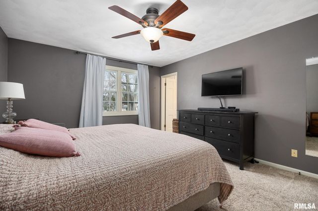 73 HICKORY RIDGE Drive, Morton, IL 61550