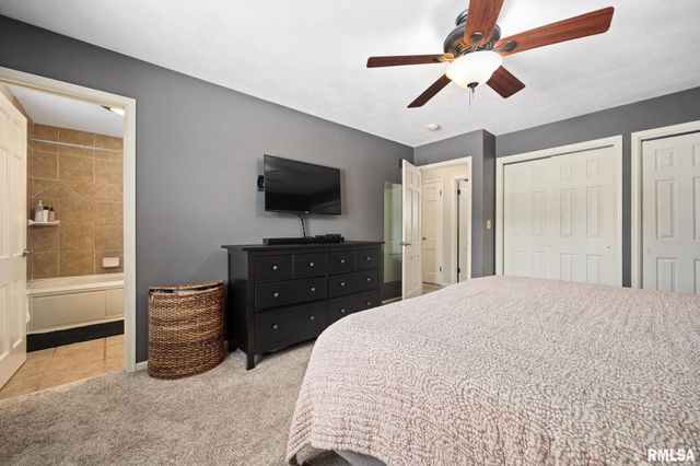 73 HICKORY RIDGE Drive, Morton, IL 61550