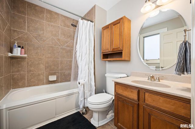 73 HICKORY RIDGE Drive, Morton, IL 61550