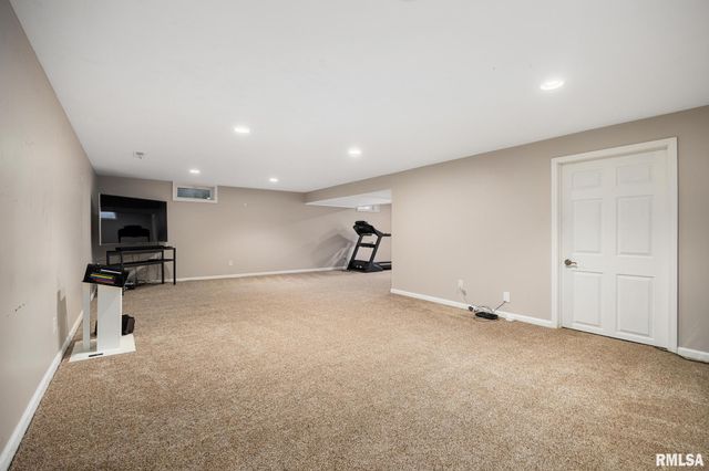 73 HICKORY RIDGE Drive, Morton, IL 61550