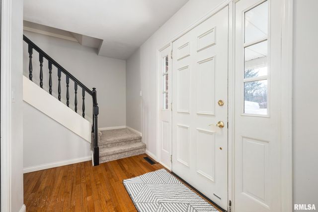 73 HICKORY RIDGE Drive, Morton, IL 61550