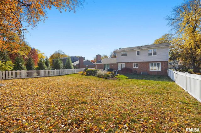 73 HICKORY RIDGE Drive, Morton, IL 61550