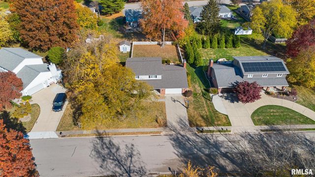 73 HICKORY RIDGE Drive, Morton, IL 61550