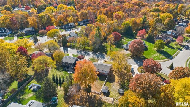 73 HICKORY RIDGE Drive, Morton, IL 61550