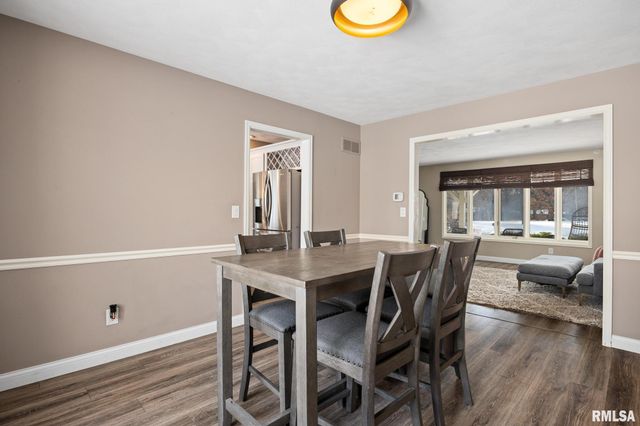 73 HICKORY RIDGE Drive, Morton, IL 61550