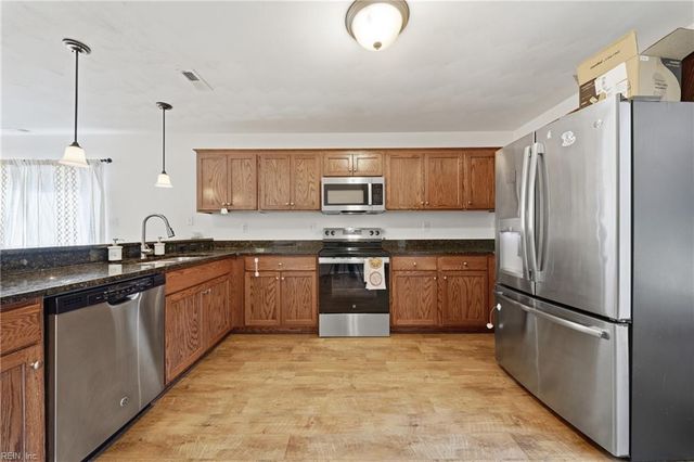 1616 Whittamore RD, Chesapeake, VA 23322