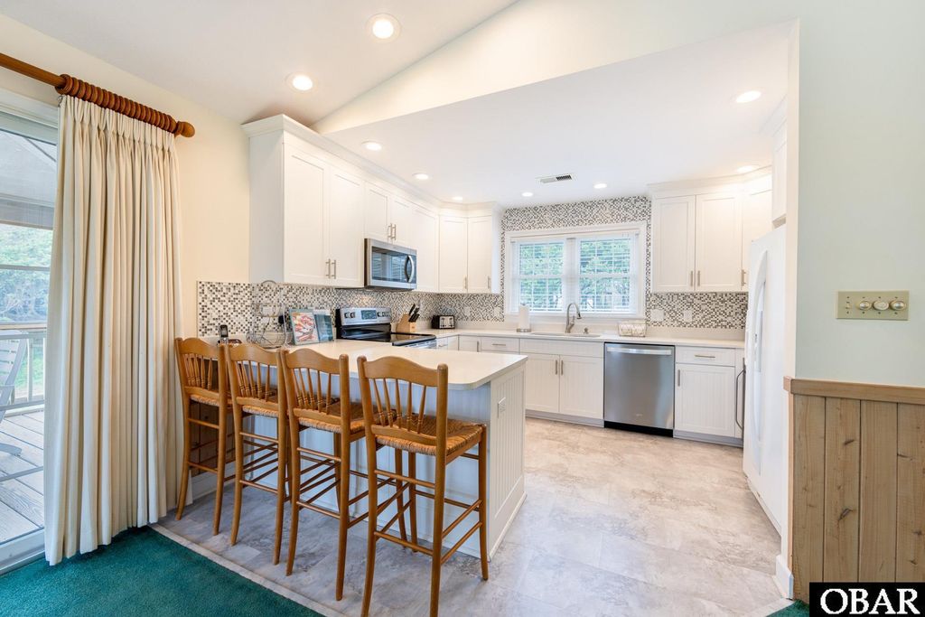 Image 6 of property listing at 131 Ships Watch Drive Lot# 34, Duck, NC 27949