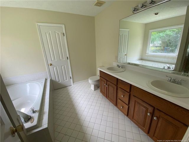 1175 Helmsley Drive, Fayetteville, NC 28314