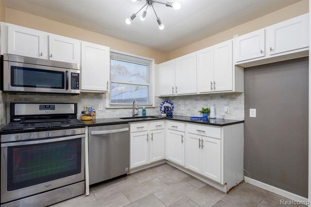 2108 E 4th Street, Royal Oak, MI 48067