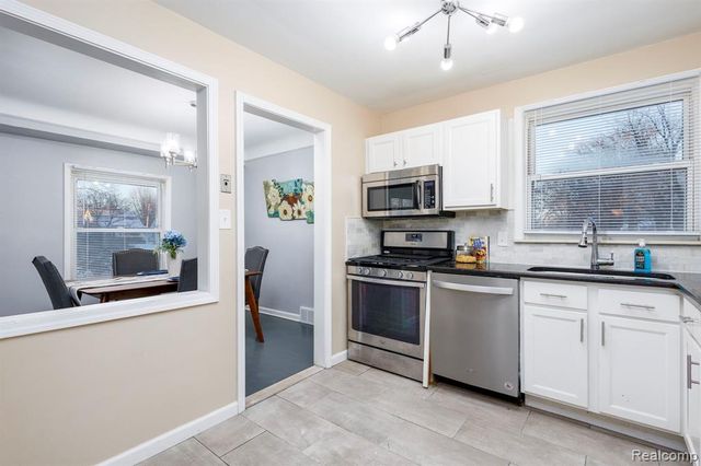 2108 E 4th Street, Royal Oak, MI 48067