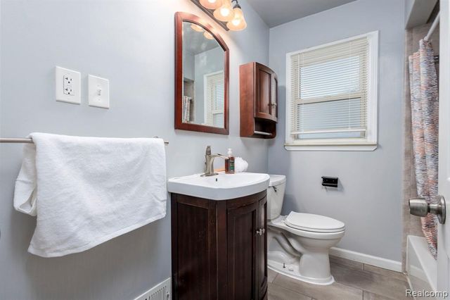 2108 E 4th Street, Royal Oak, MI 48067