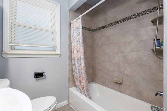 2108 E 4th Street, Royal Oak, MI 48067