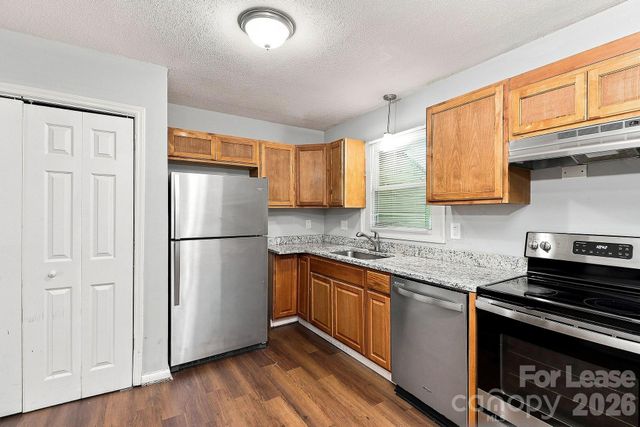 910 Canton Place, Charlotte, NC 28206
