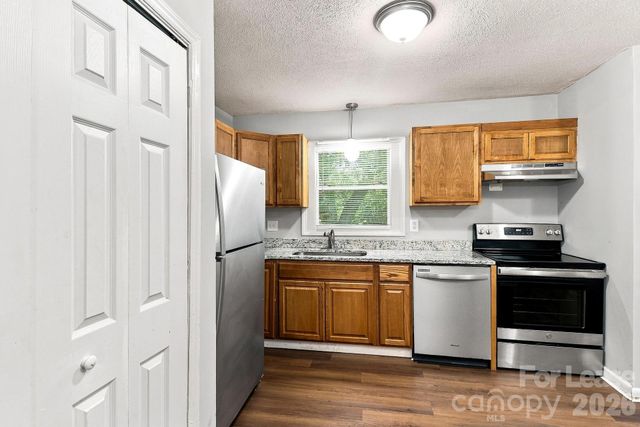 910 Canton Place, Charlotte, NC 28206