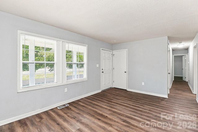 910 Canton Place, Charlotte, NC 28206