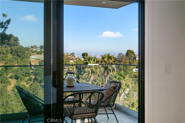 8960 Crescent Drive, Los Angeles, CA 90046