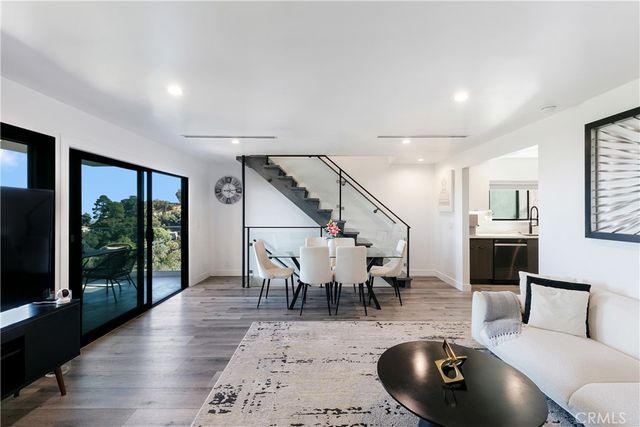 8960 Crescent Drive, Los Angeles, CA 90046