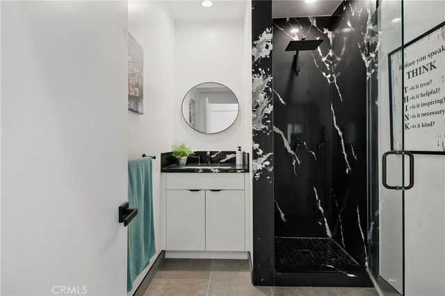 8960 Crescent Drive, Los Angeles, CA 90046