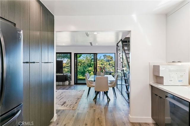 8960 Crescent Drive, Los Angeles, CA 90046