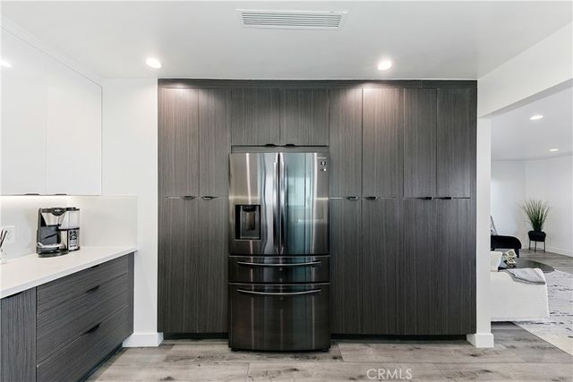8960 Crescent Drive, Los Angeles, CA 90046