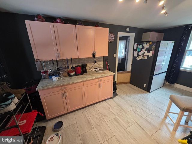 702 WYOMISSING RD, Mohnton, PA 19540