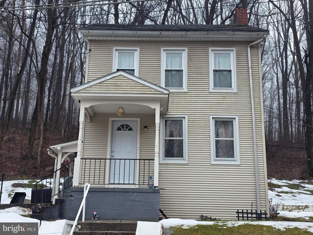 702 WYOMISSING RD, Mohnton, PA 19540