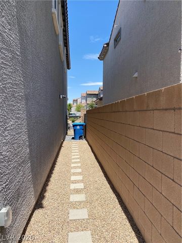 10001 Birch Knoll Avenue, Las Vegas, NV 89166