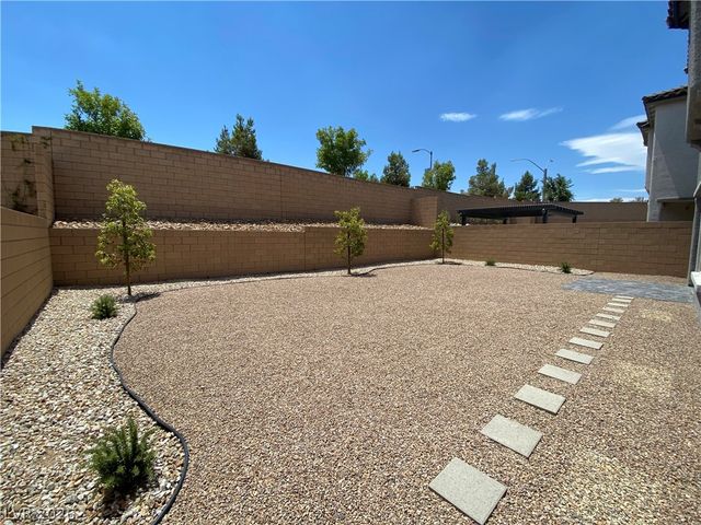 10001 Birch Knoll Avenue, Las Vegas, NV 89166