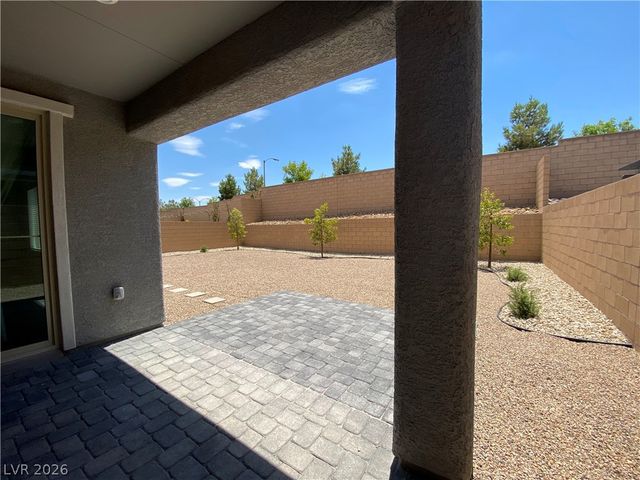10001 Birch Knoll Avenue, Las Vegas, NV 89166