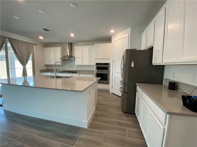 10001 Birch Knoll Avenue, Las Vegas, NV 89166