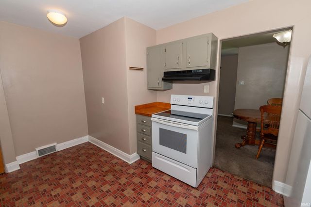 1922 E Fox Street, South Bend, IN 46613
