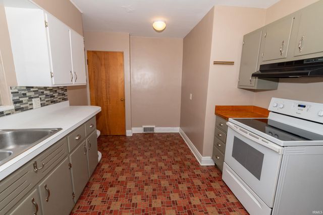 1922 E Fox Street, South Bend, IN 46613