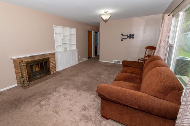 1922 E Fox Street, South Bend, IN 46613