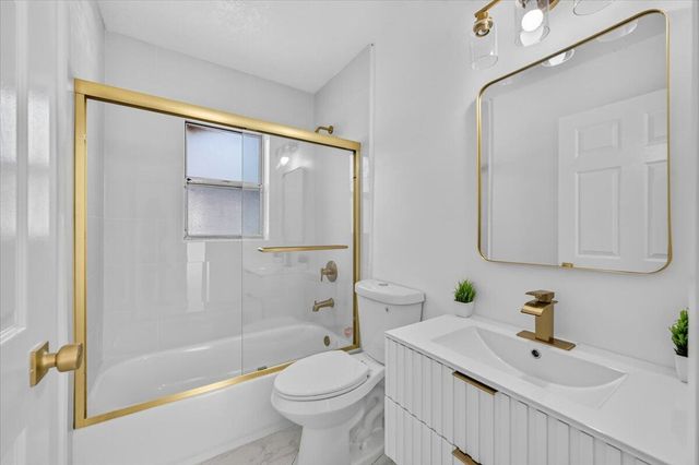 3090 Thames Way, Miramar, FL 33025