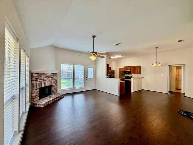 1302 Old Knoll Drive, Wylie, TX 75098
