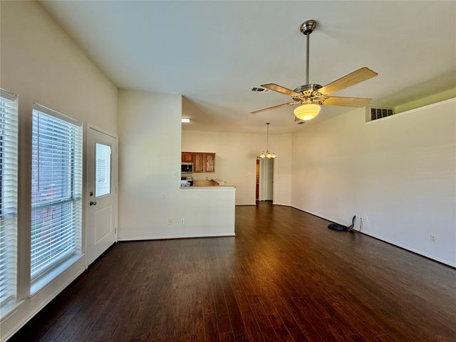 1302 Old Knoll Drive, Wylie, TX 75098