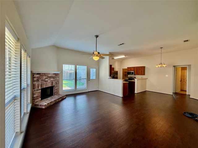1302 Old Knoll Drive, Wylie, TX 75098