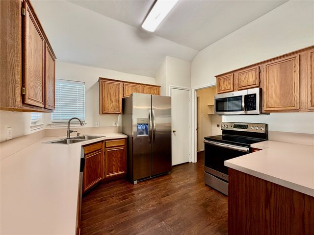1302 Old Knoll Drive, Wylie, TX 75098