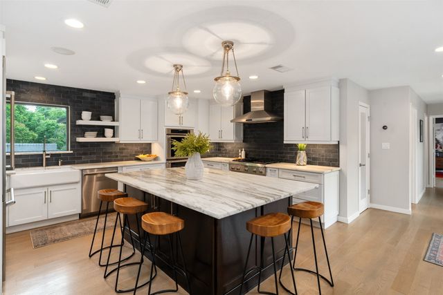 6401 Hidden Cove Drive, Dallas, TX 75248