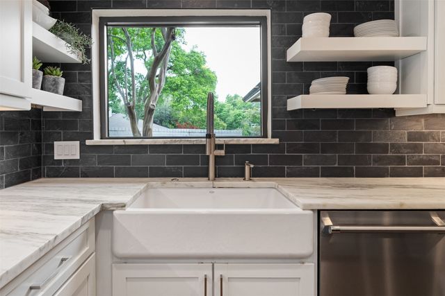 6401 Hidden Cove Drive, Dallas, TX 75248