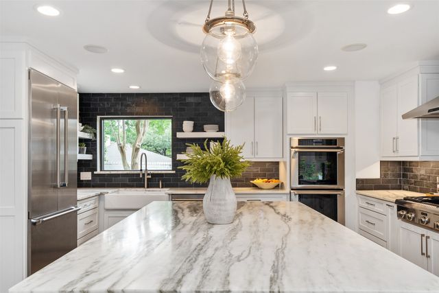 6401 Hidden Cove Drive, Dallas, TX 75248