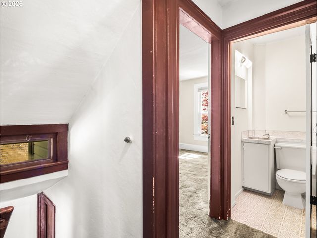 947 Se SPOKANE St Se, Portland, OR 97202